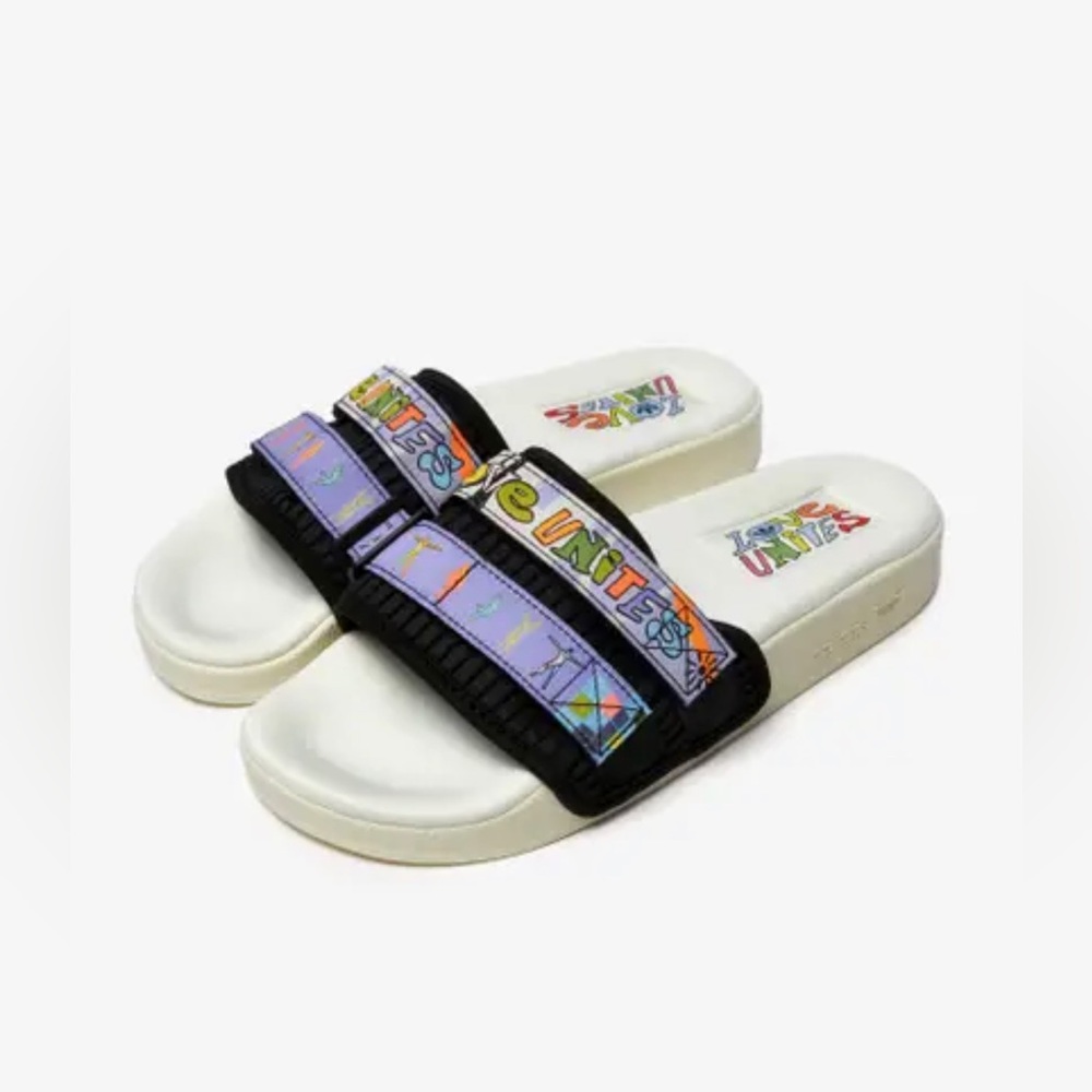 new in box adilette 2.0 slide Pride love pack